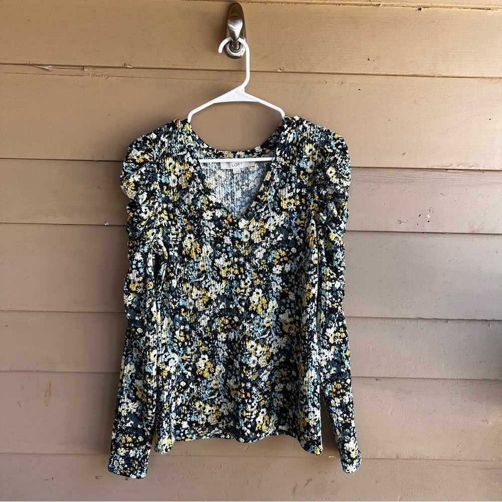 LOFT Floral Shirred Puff Sleeve Top - Size Small - Modest Office Casual - Picture 2 of 8